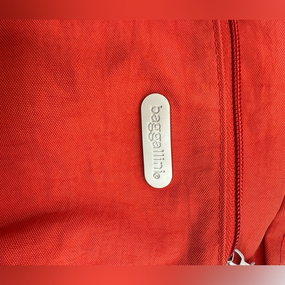 Red Baggallini Bag Crossbody - Picture 2 of 5